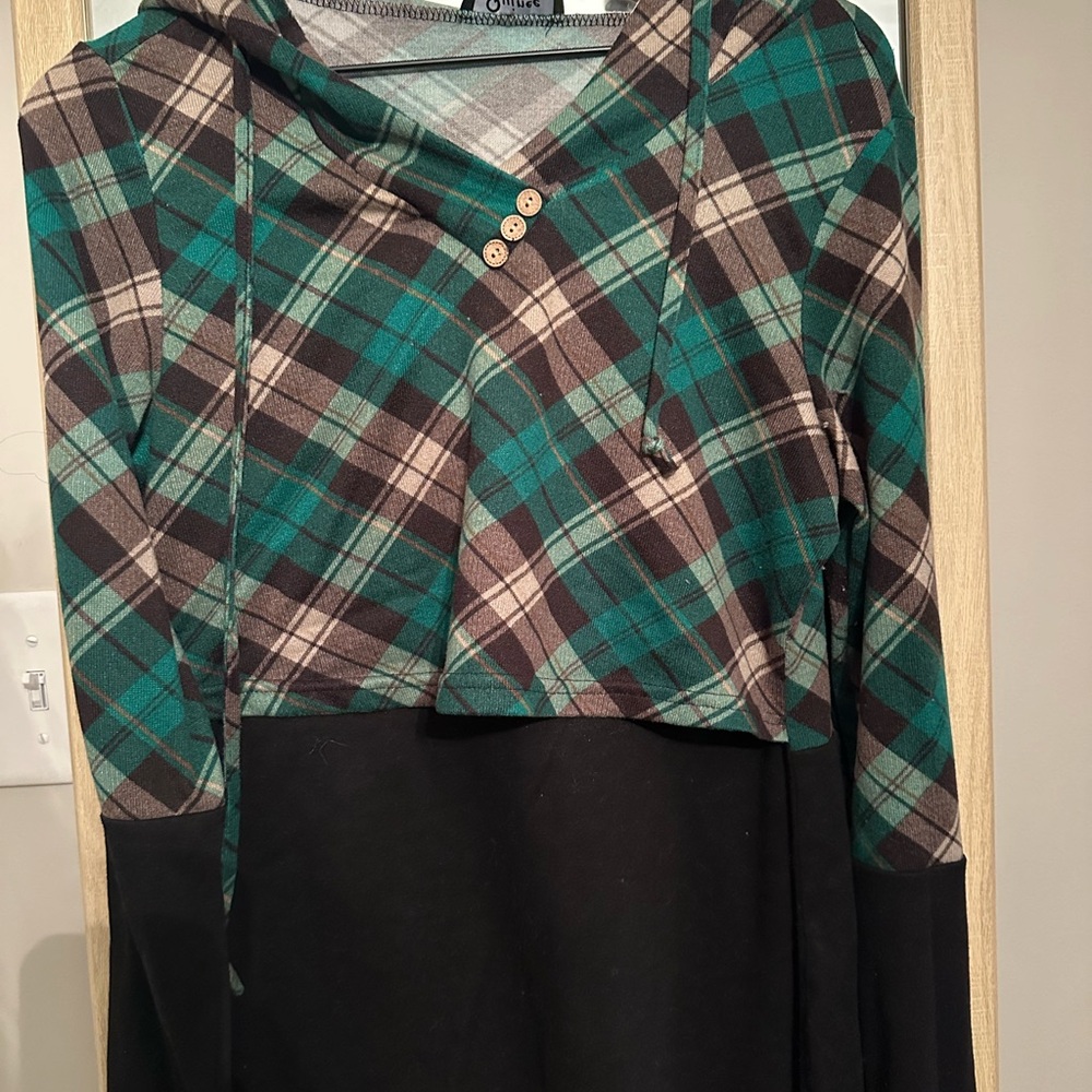 Nursing Plaid Hooded Pullover with Buttons